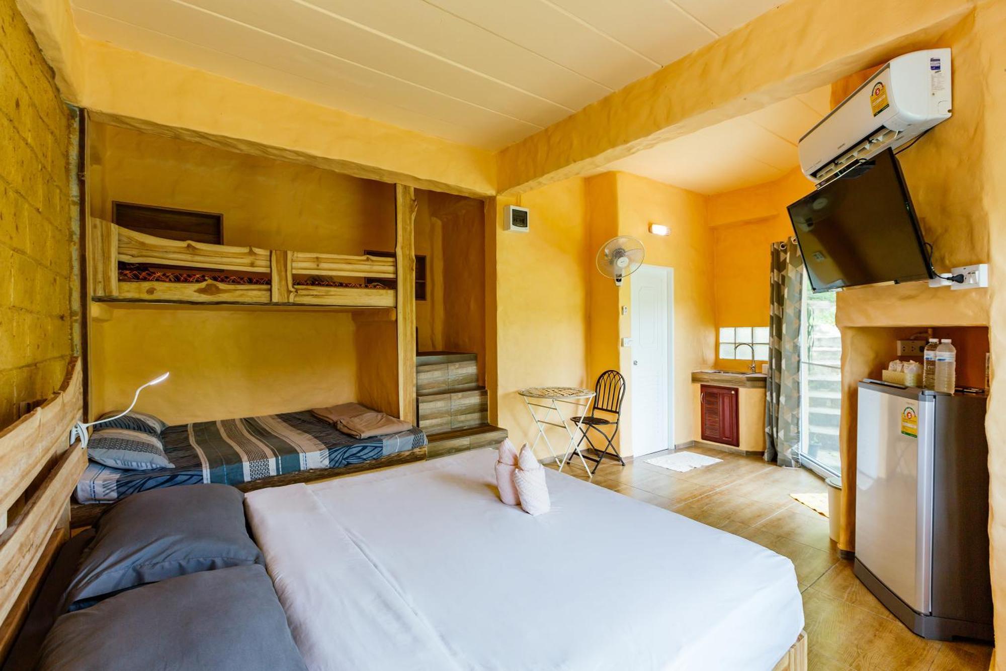 Baandin Chiewlarn Resort